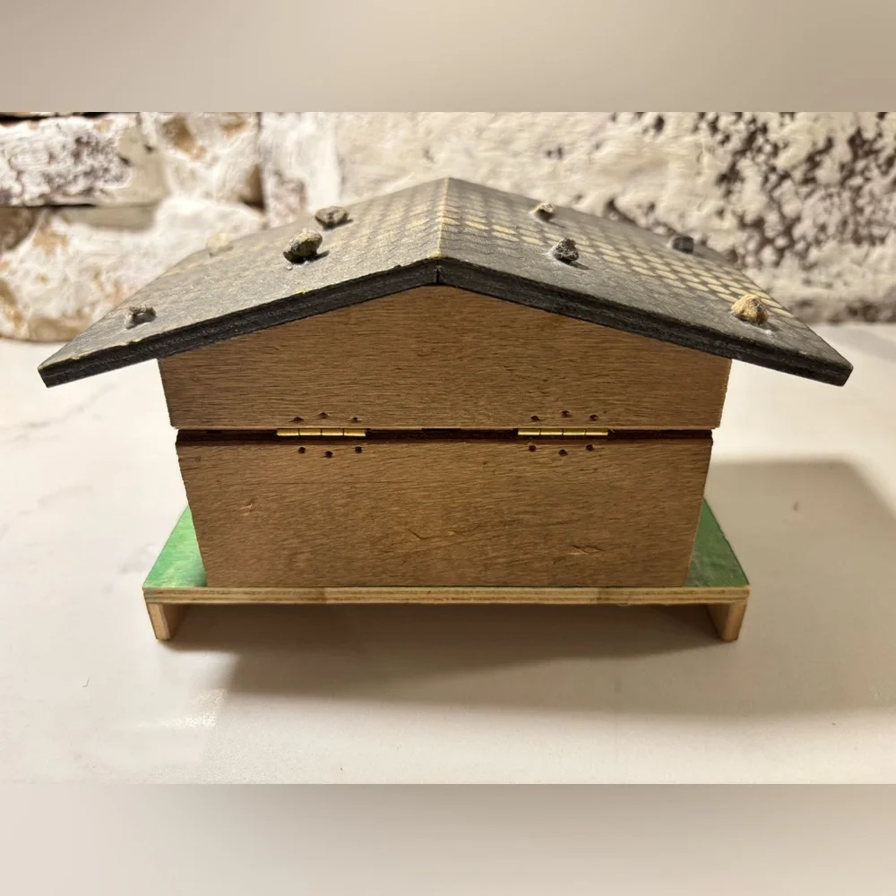 Vintage Swiss Chalet Music Box Edelweiss - Picture 4 of 6